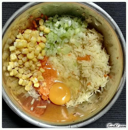 【玉米粒土豆饼】