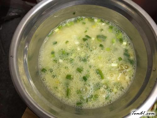 【黄瓜葱花鸡蛋饼】