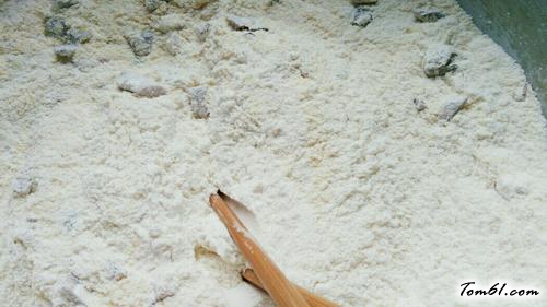 【蜂蜜鸡蛋玉米面发糕】