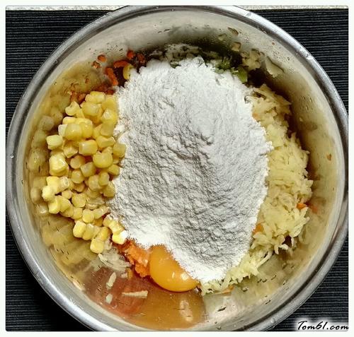 【玉米粒土豆饼】