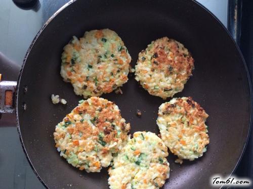 【米饭蔬菜饼】