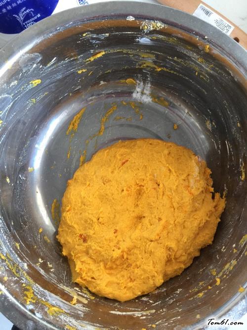 【芝香南瓜饼】