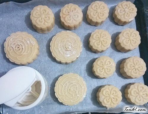 【白莲蓉蛋黄广式月饼】