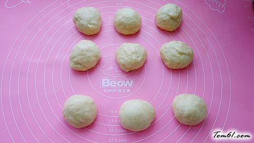 【淡奶油爱心小面包】