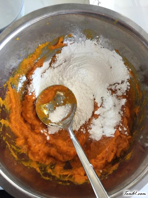 【芝香南瓜饼】