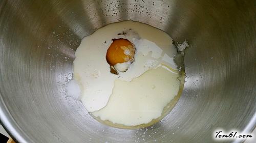 【淡奶油爱心小面包】