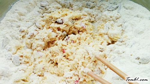 【蜂蜜鸡蛋玉米面发糕】