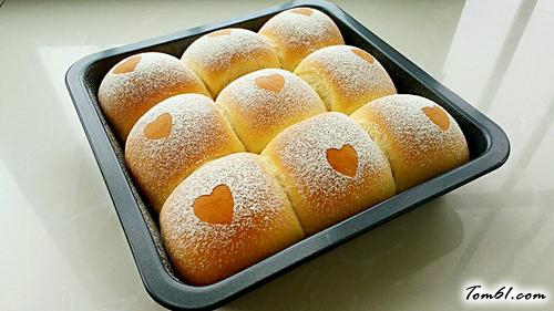 【淡奶油爱心小面包】