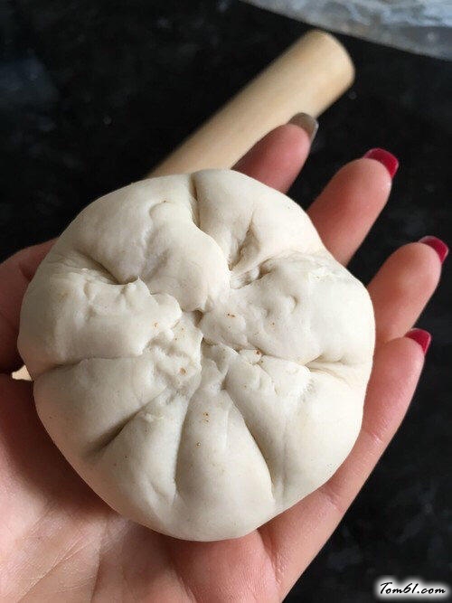 【红糖核桃仁馅饼】