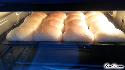 【奶香豆沙小餐包】