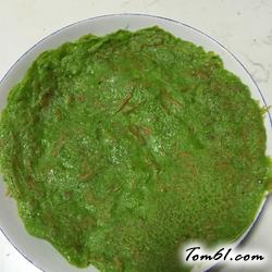 菠菜汁鸡蛋饼的做法