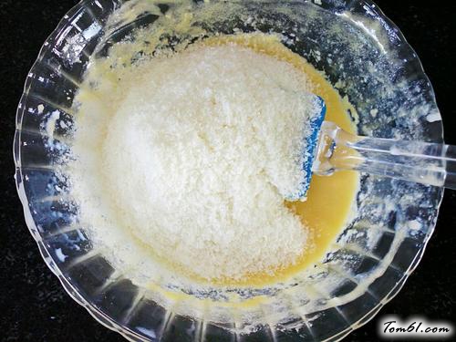 【椰蓉辫子面包】