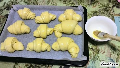 【牛角咸面包】