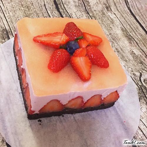 【草莓酸奶慕斯蛋糕(6寸）】