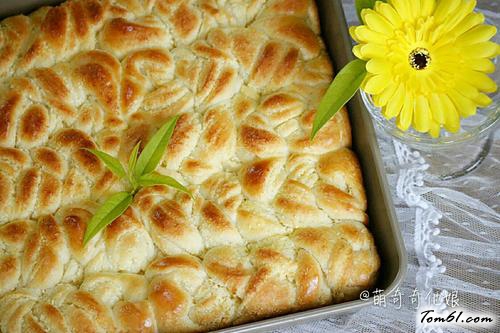 【椰蓉辫子面包】