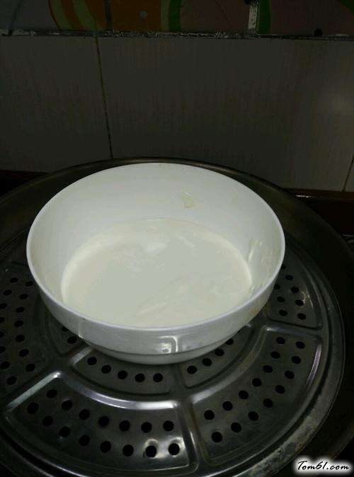 【奶香蛋黄馅冰皮月饼】