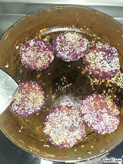 【糯米紫薯饼】