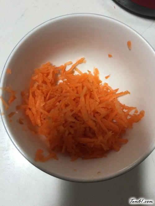 【菠菜汁鸡蛋饼】