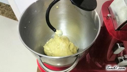 【牛角咸面包】