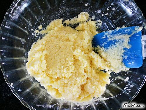 【椰蓉辫子面包】