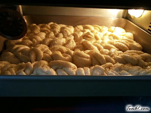 【椰蓉辫子面包】