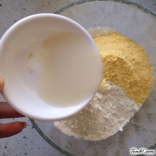 【玉米豆沙饼】