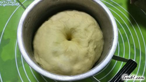 【牛角咸面包】