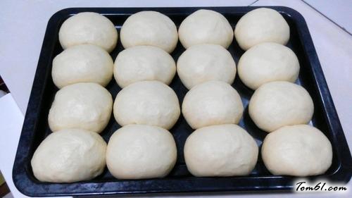 【奶香豆沙小餐包】