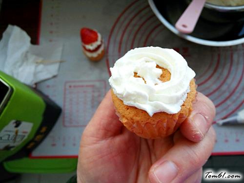 【圣诞草莓迷你蛋糕】