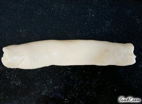 【椰蓉辫子面包】