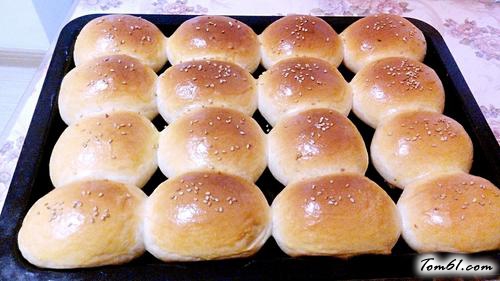 【奶香豆沙小餐包】