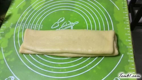 【牛角咸面包】