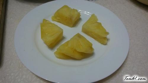 【菠萝色拉酱草莓甜点】