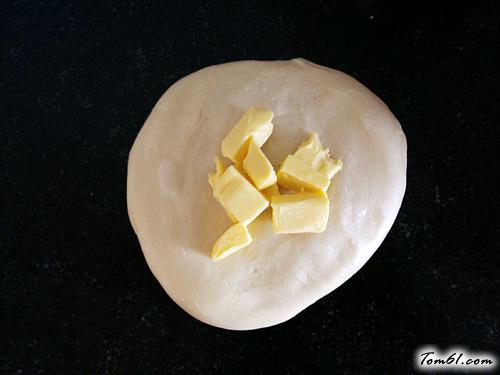 【椰蓉辫子面包】