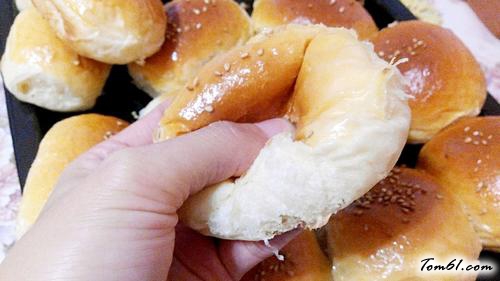 【奶香豆沙小餐包】