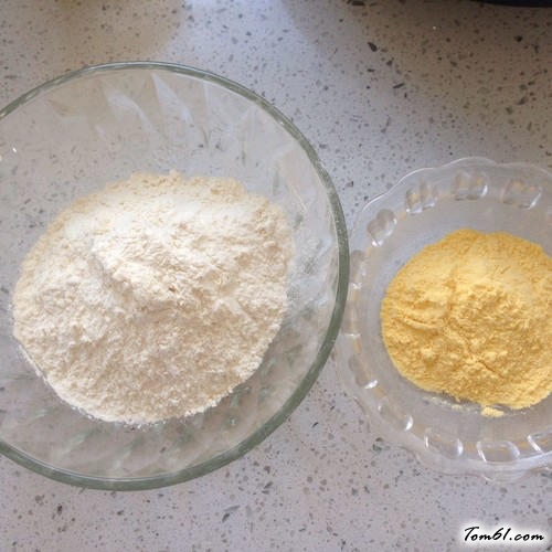 【玉米豆沙饼】