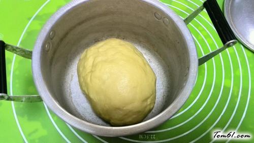 【牛角咸面包】