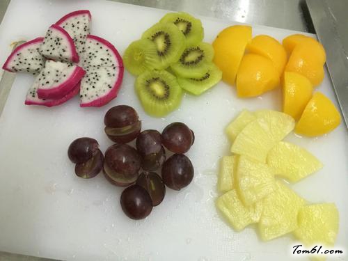 【水果缤纷蛋糕】