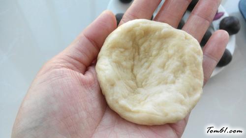 【奶香豆沙小餐包】