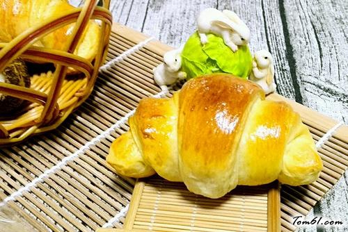 【牛角咸面包】