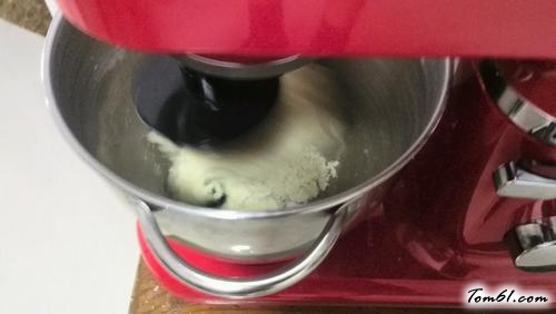 【牛角咸面包】