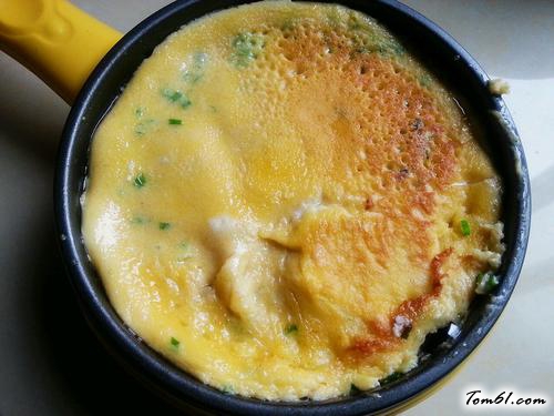 【葱花玉米面蛋饼】