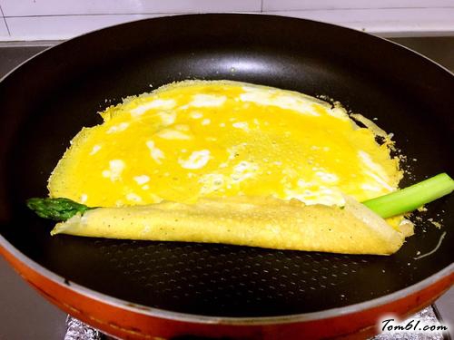 【芦笋鸡蛋“棒棒糖”】