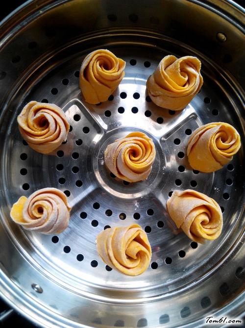 【南瓜玫瑰花卷】