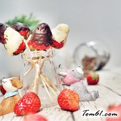 草莓巧克力棒棒糖的做法