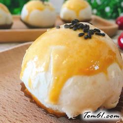 蛋黄酥的做法2