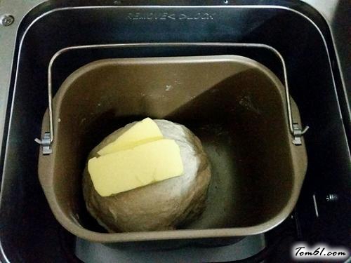 【全麥葡萄乾辮子包】