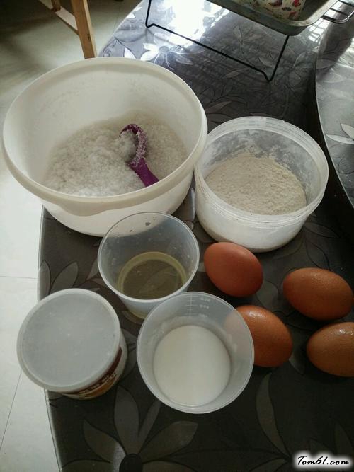 【水果奶油杯子蛋糕】