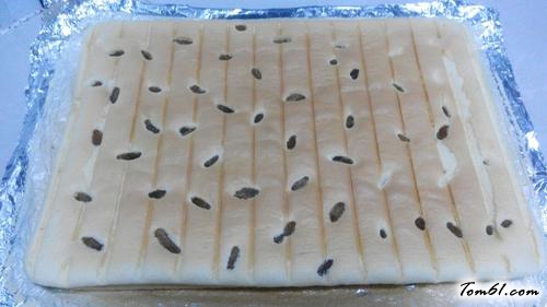 【葡萄干果酱蛋糕卷】