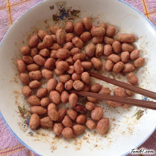 【五香盐爆花生米】